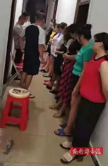 DƬ